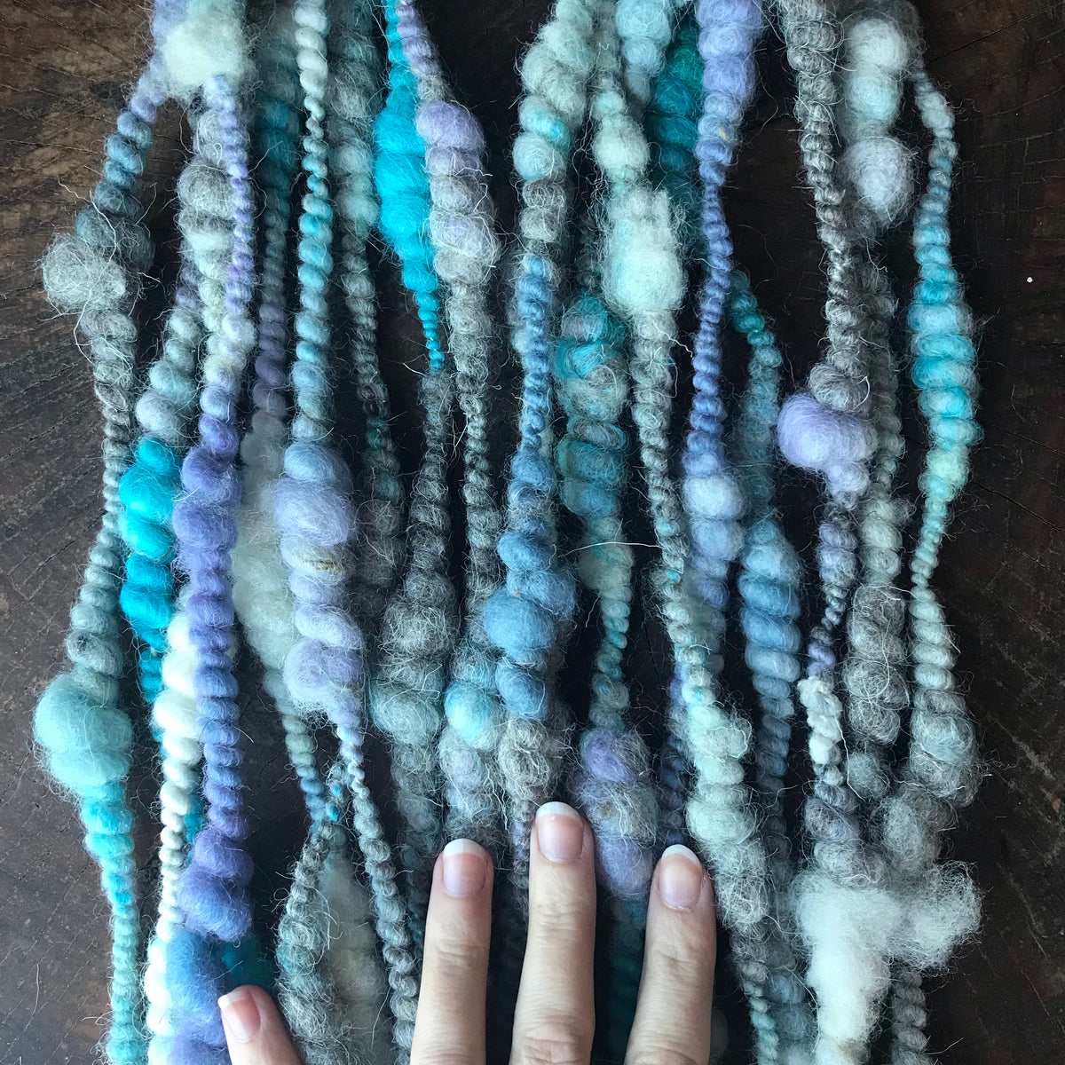 Blue hand spun yarn 100g 16y - Mynoush