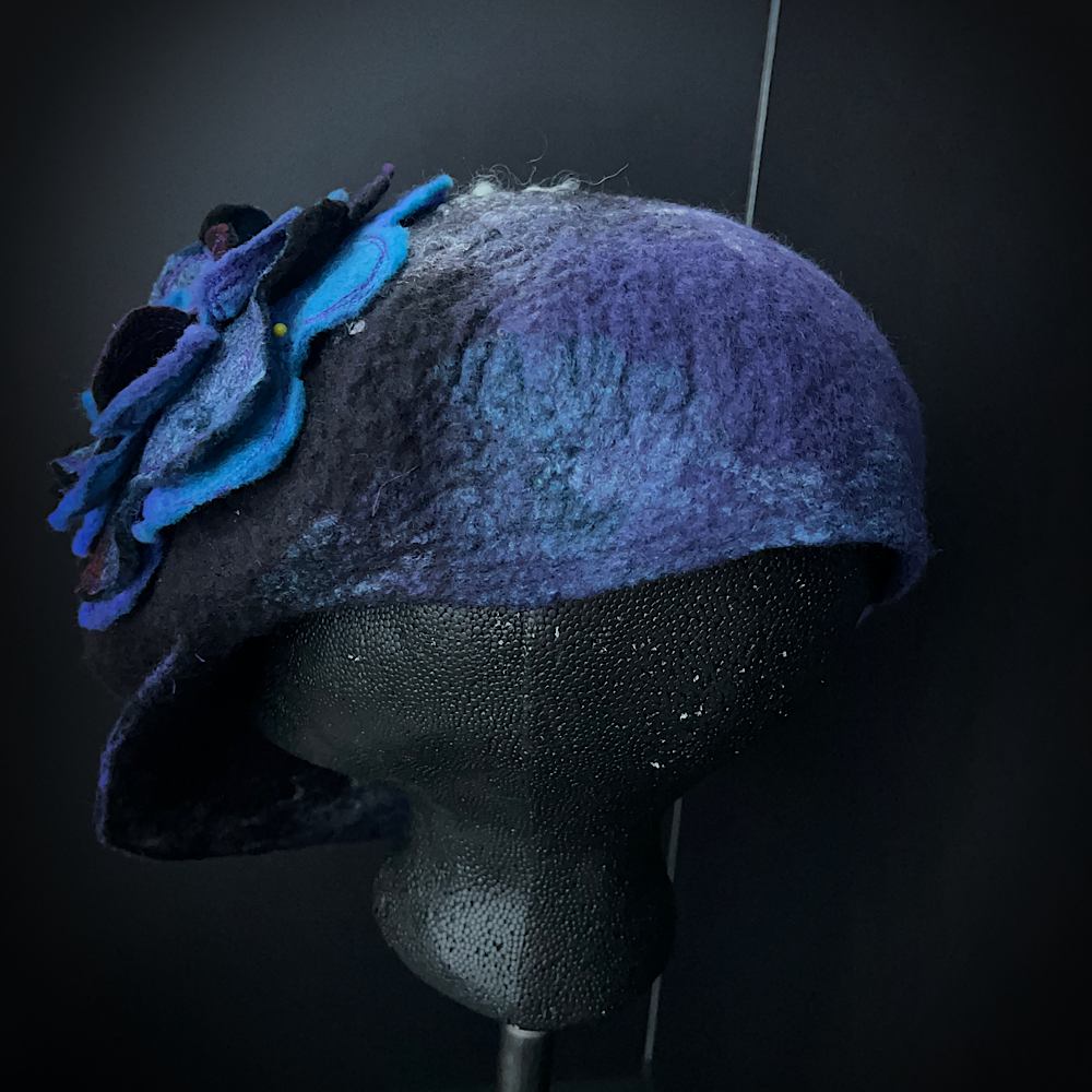 Felted oversized newsboy hat size 23.5”