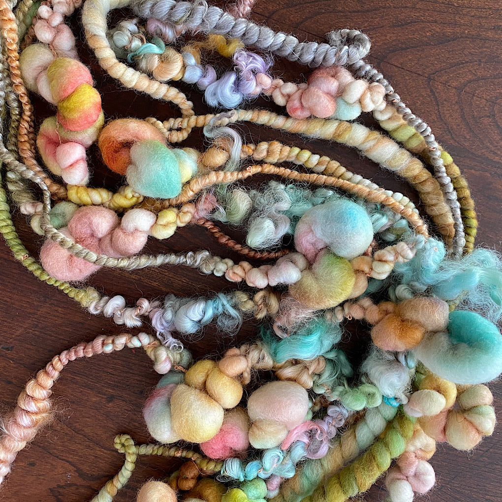 Caresse d’Avril Rich golden Signature Art yarn