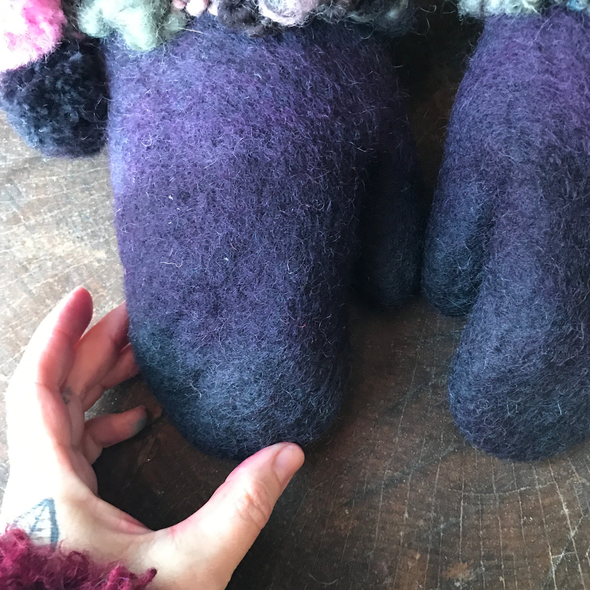 Charcoal felted mittens Mitaines grises en feutre - Mynoush