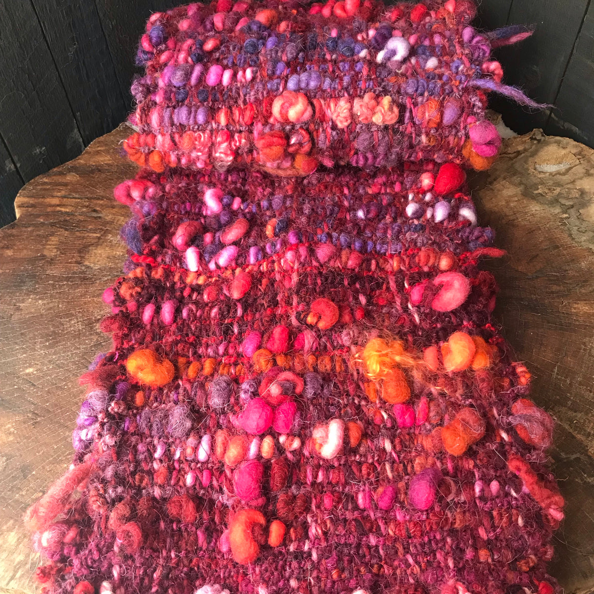 Big red scarf 100% Wool 77”x10”| Foulard 100% laine rouge77”x10” - Mynoush