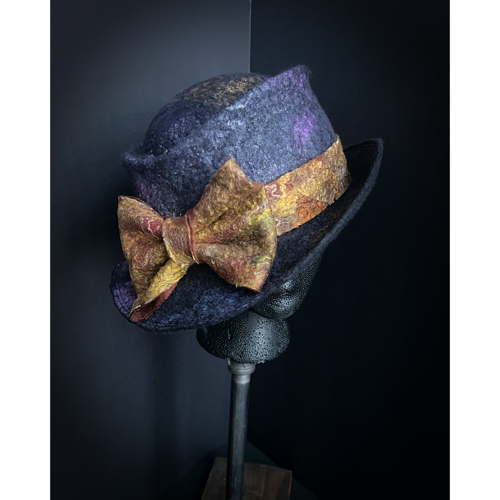 Felted hat with bow size 23.5”