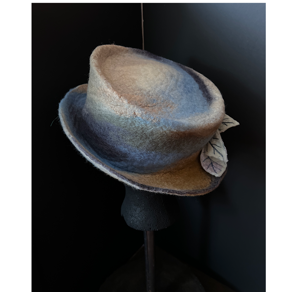 Felted top hat with rose - 22.5”