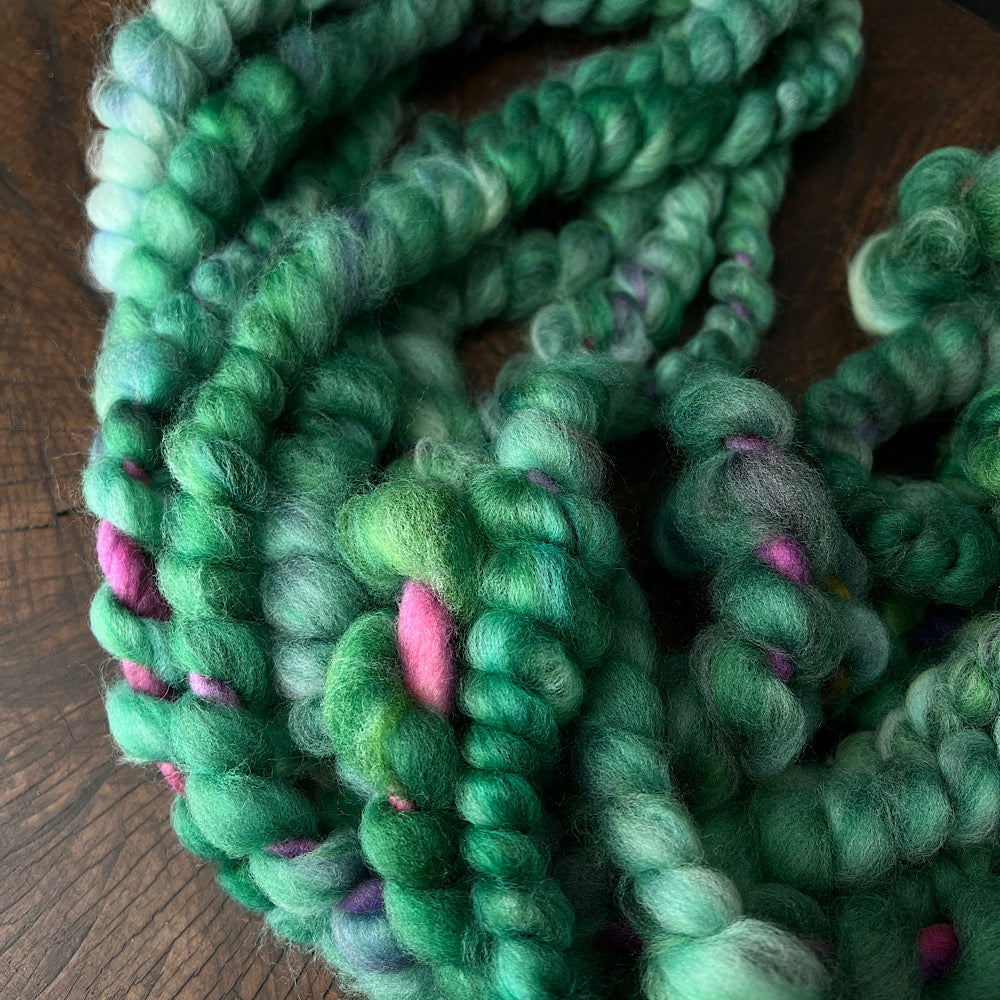 Super jumbo spiral hand spun yarn