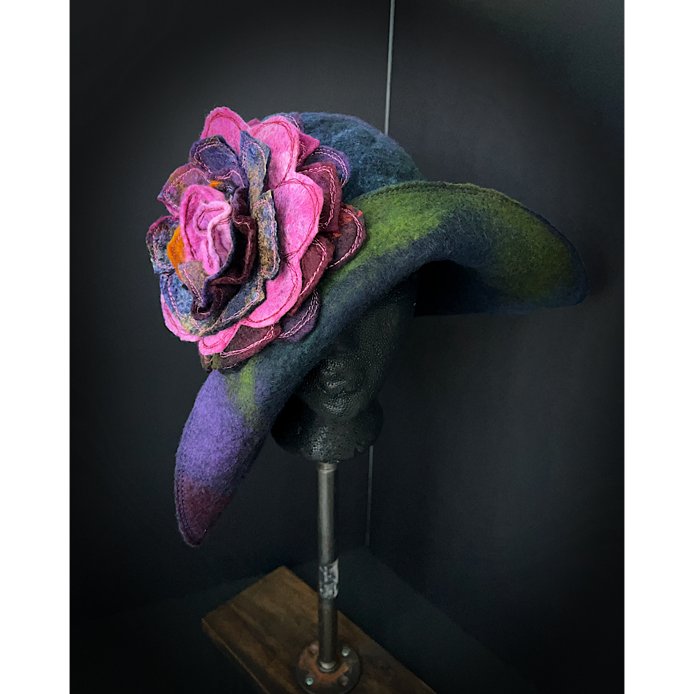 Felted flapper’s hat with rose size 24” large