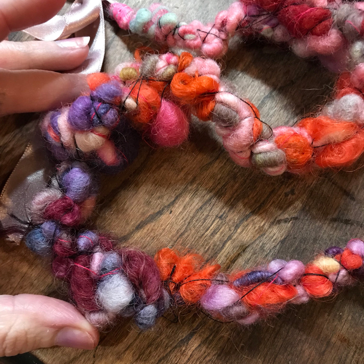 Yarn necklace no3 | Collier de laine no 3 - Mynoush