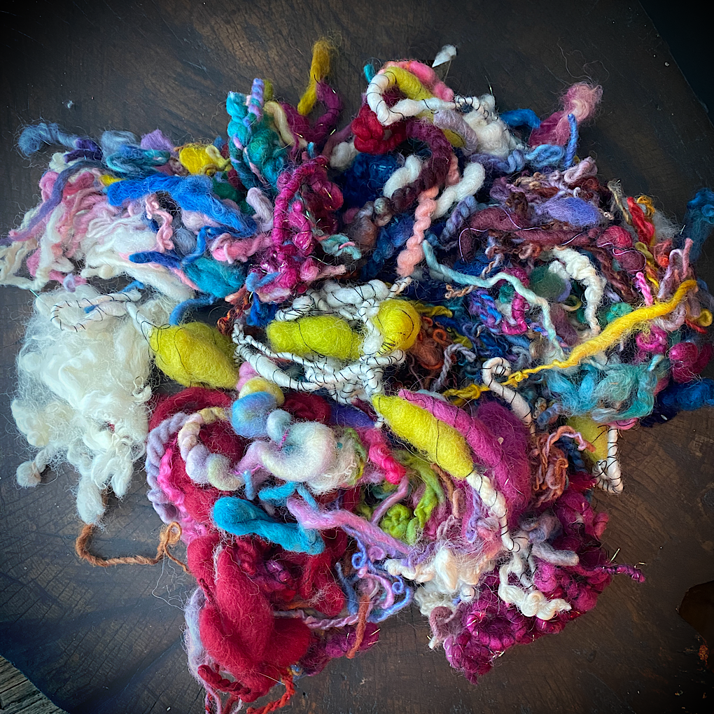 Weaving ends for crafting and felt