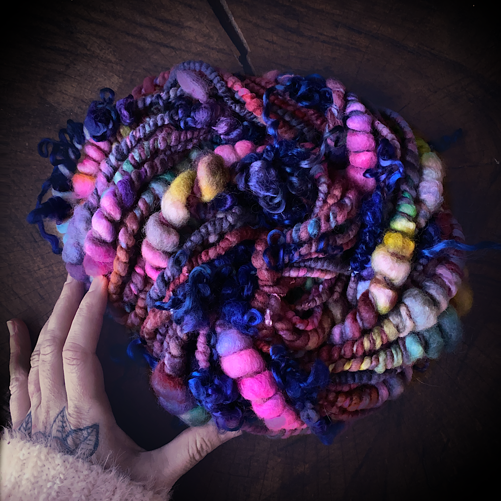 Art yarn liquorice