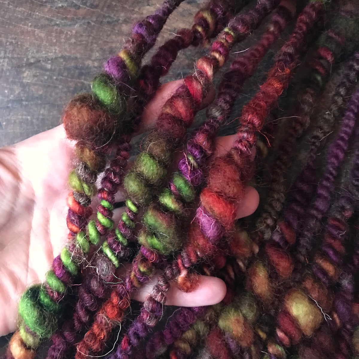 RESERVE LOUISE D. Burgundy hand spun yarn 100g 10y - Mynoush