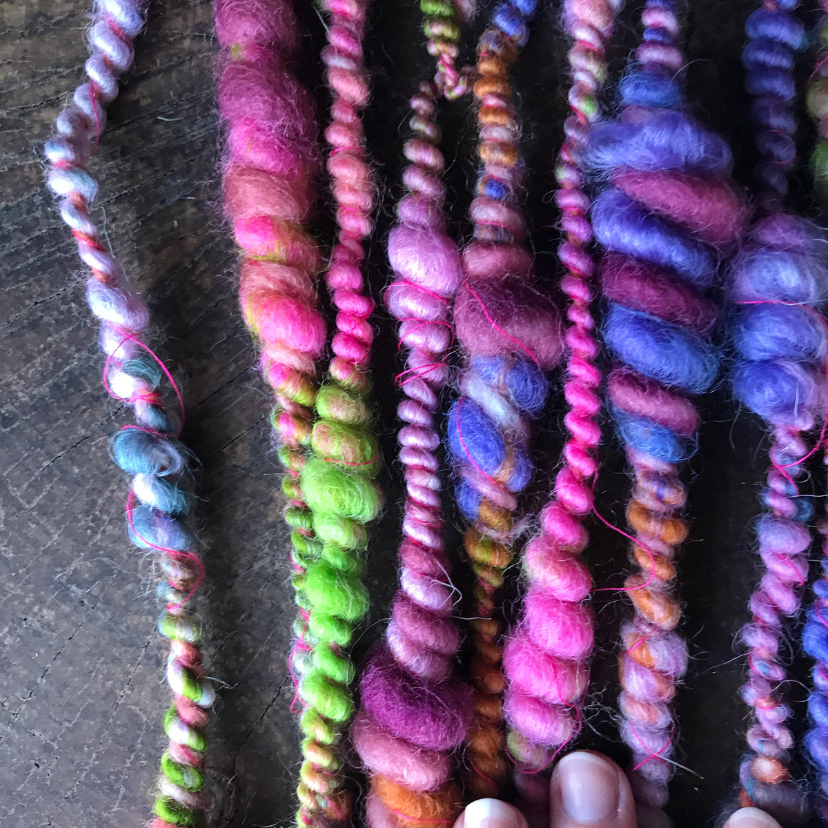 Rainbow art yarn 100g 11y - Mynoush