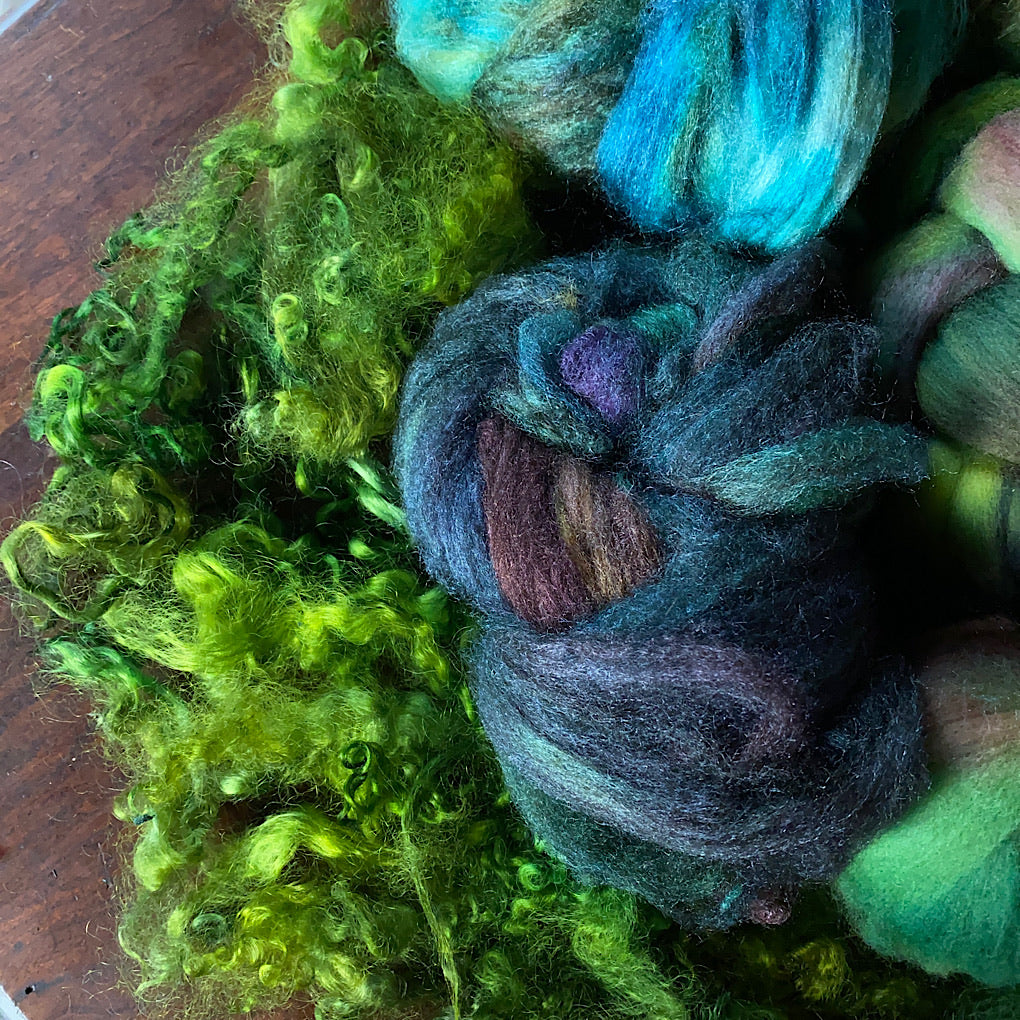 Woodland spinning kit Hand dyed roving