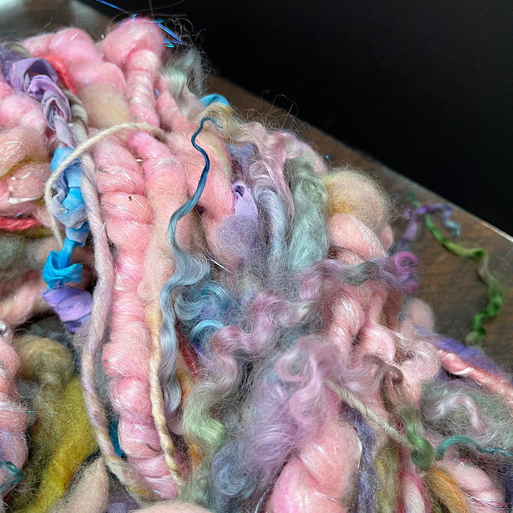 Antoinette art yarn single