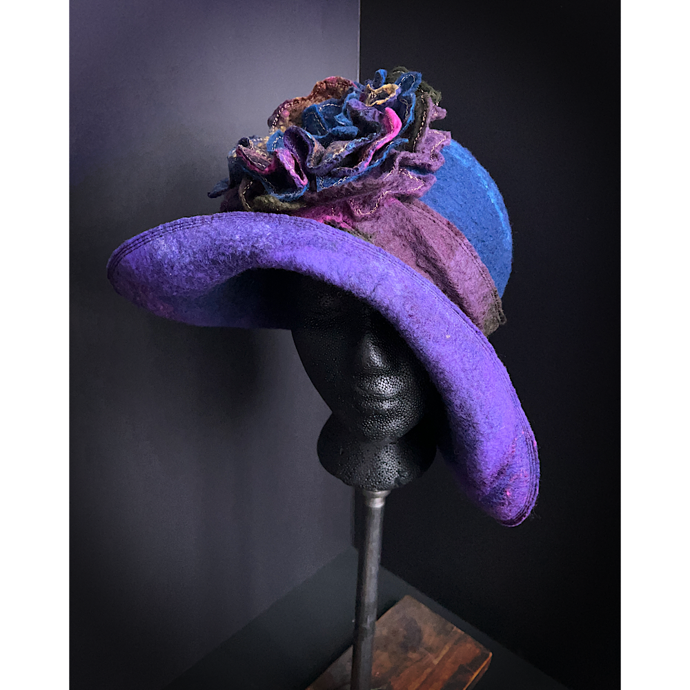 Felted flapper’s hat with rose size 23.5”
