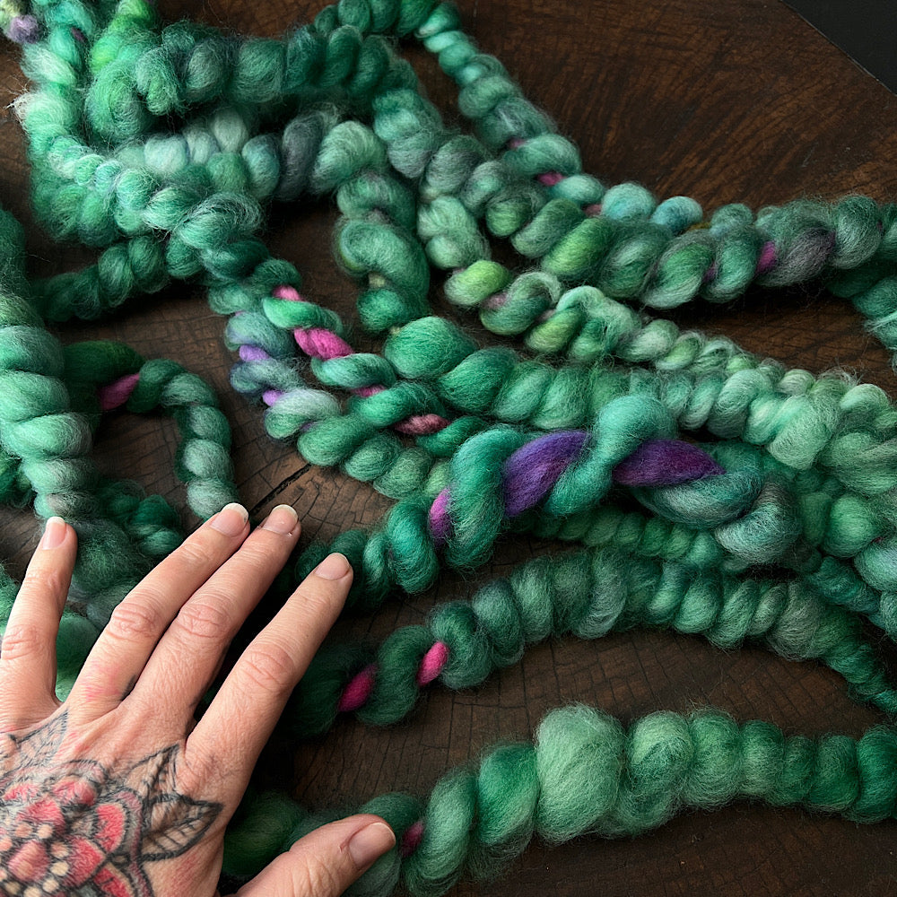 Super jumbo spiral hand spun yarn