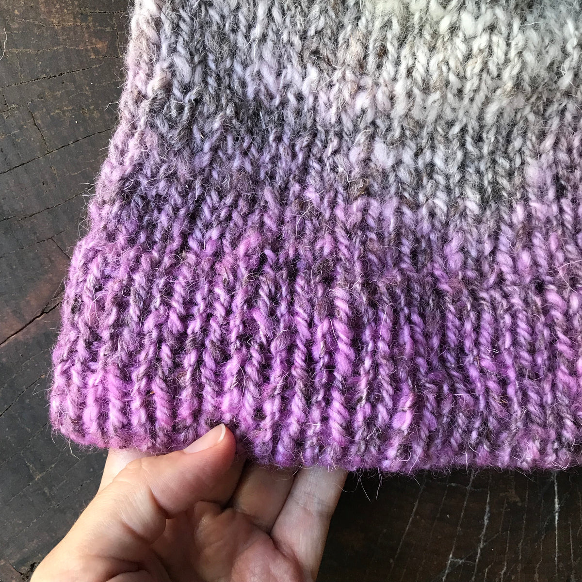 Purple  beanie 100% wool One size | Tuque mauve 100% laine - Mynoush