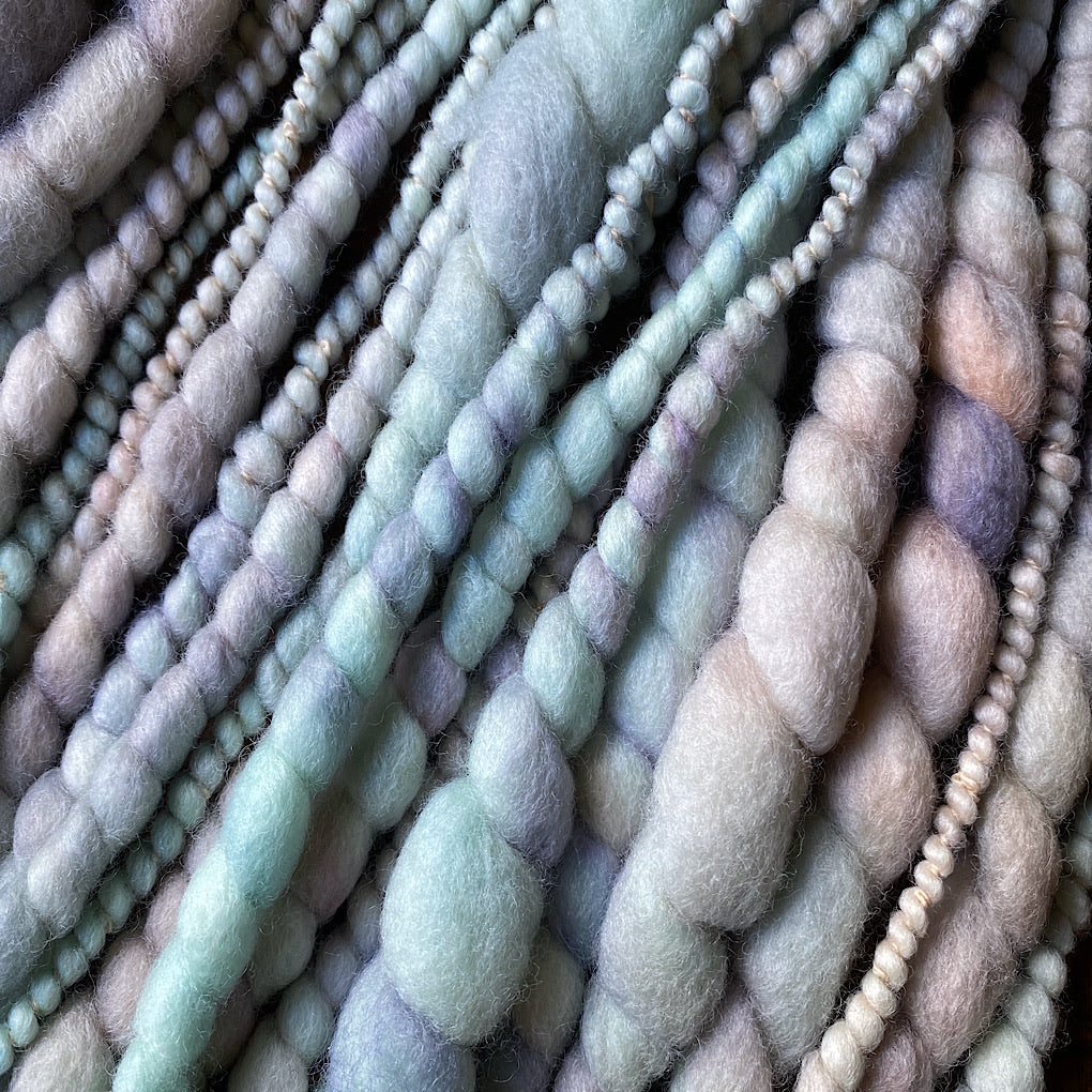 Menthe antique jumbo spiral merino yarn