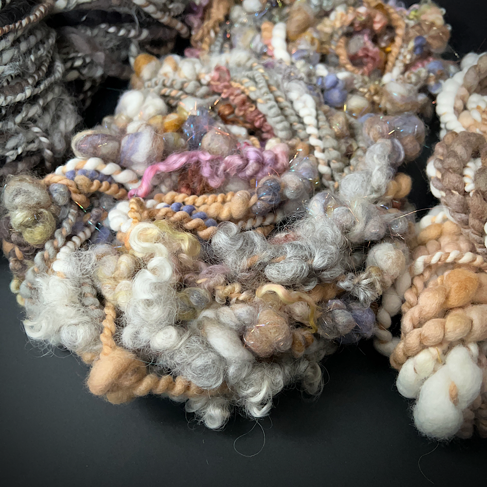 Art yarns kit for weaving