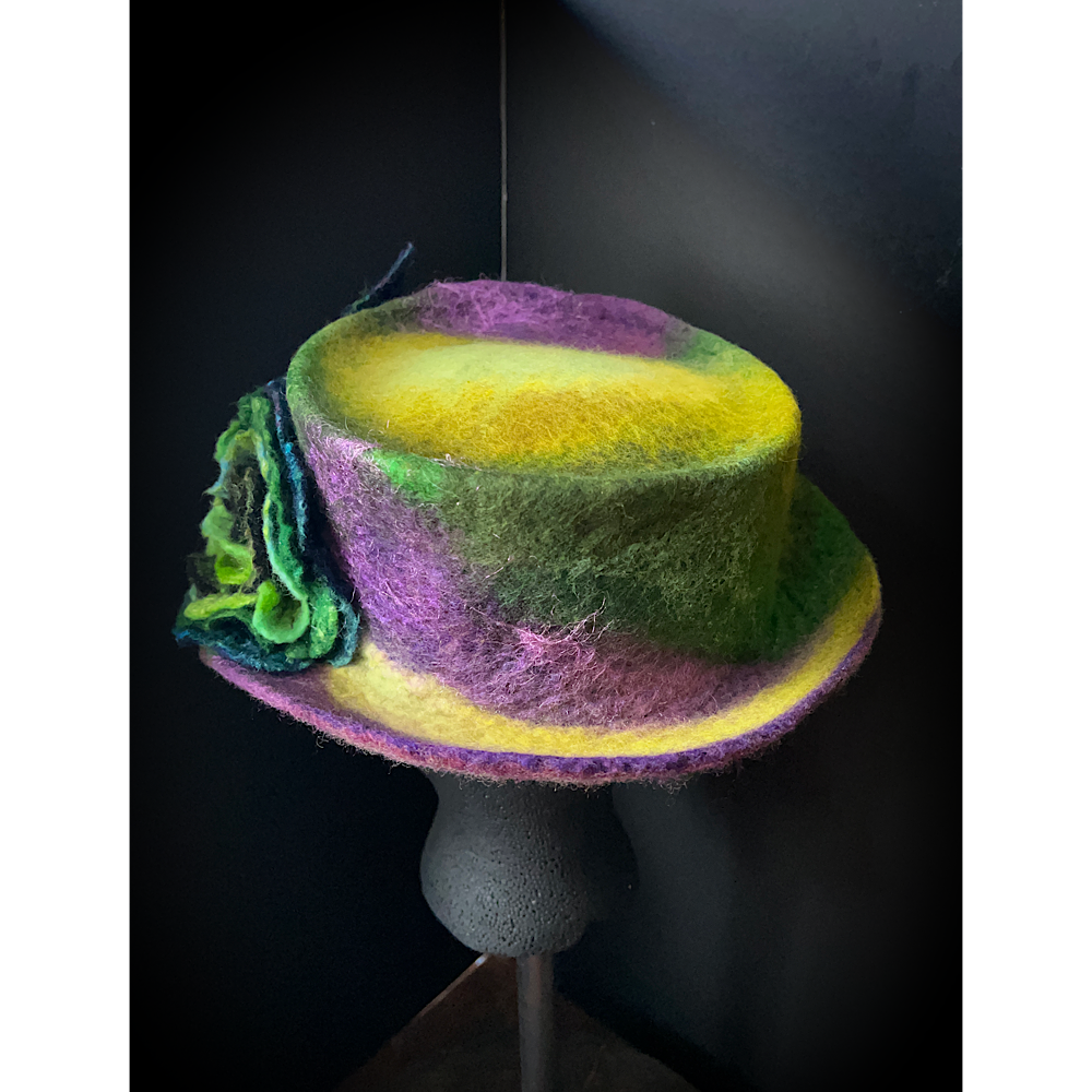 Felted top hat with rose - 22.5”