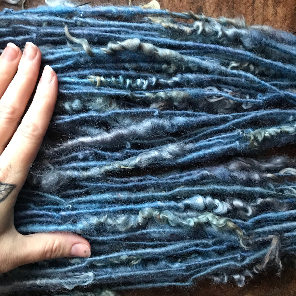 RESERVE MANON B.- Blue textured wool yarn 100 grams 40 yards skein - Mynoush