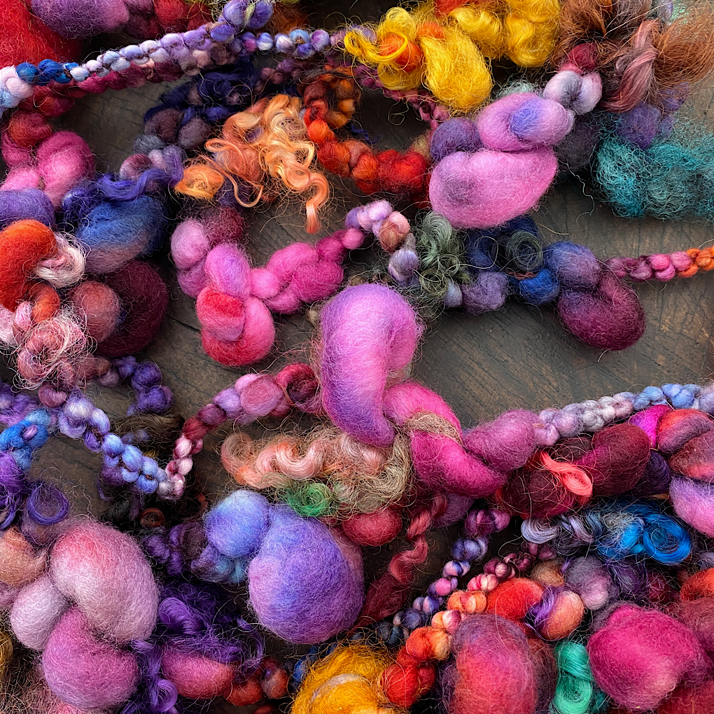 Mina Jumbo boucle art yarn