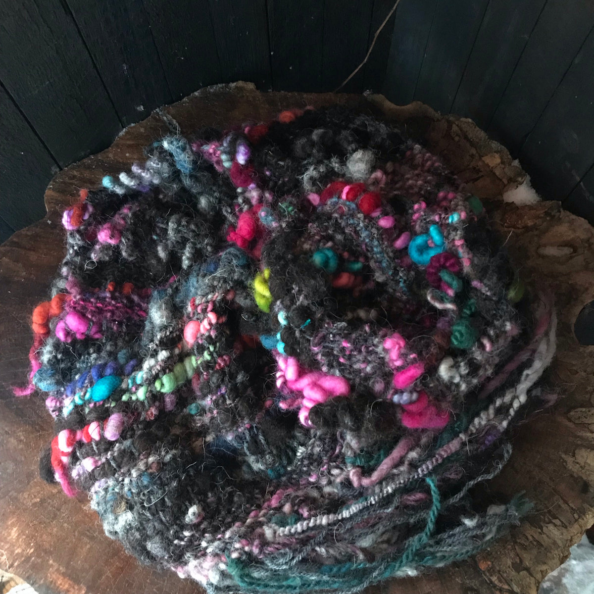 Black scarf 100% Wool - Foulard 100% laine rouge - Mynoush