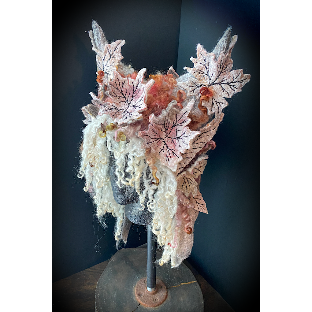 L’esprit des bois felted hood size 23“ STOCK