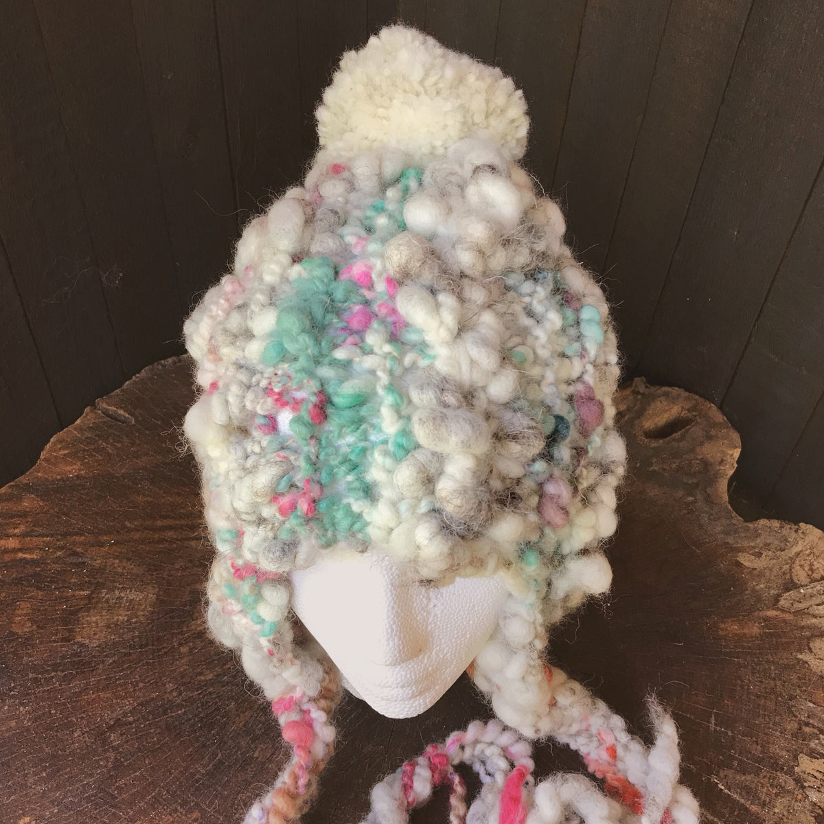 Hand knitted hat | Tuque blanche - Mynoush