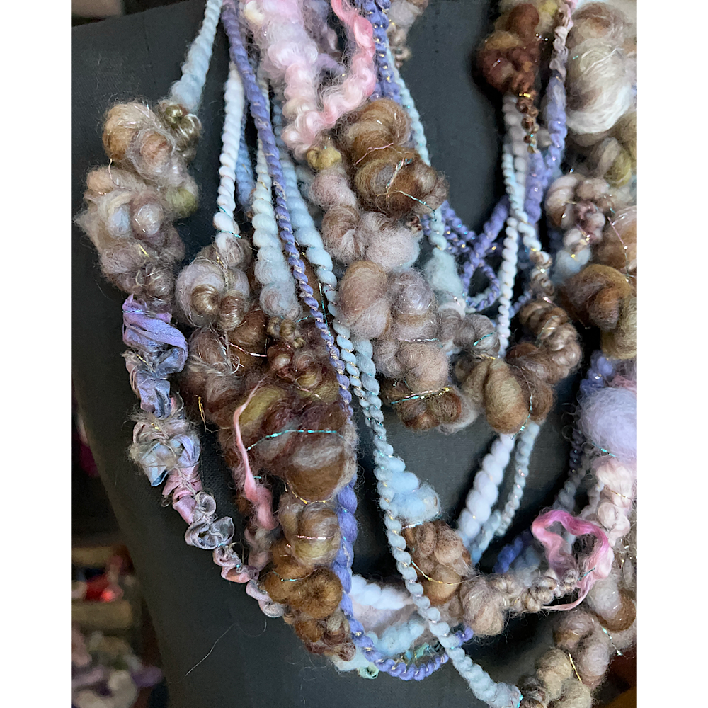 Art yarn for weaving