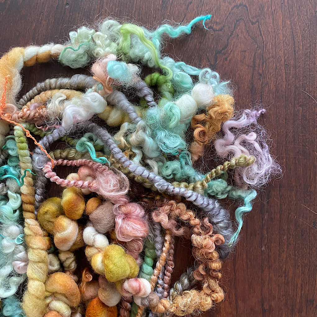 Caresse d’Avril Rich golden Signature Art yarn