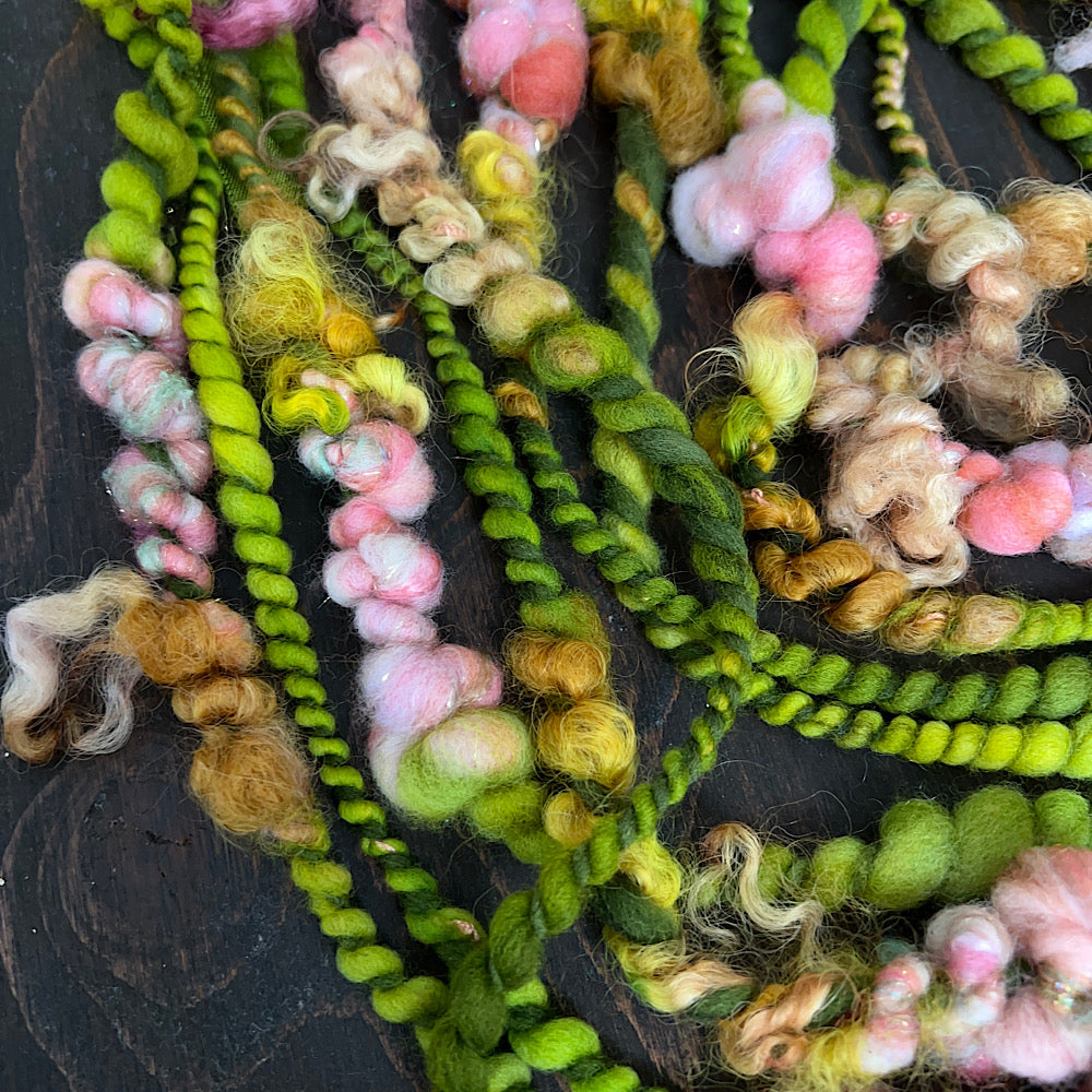 Art yarn for weaving