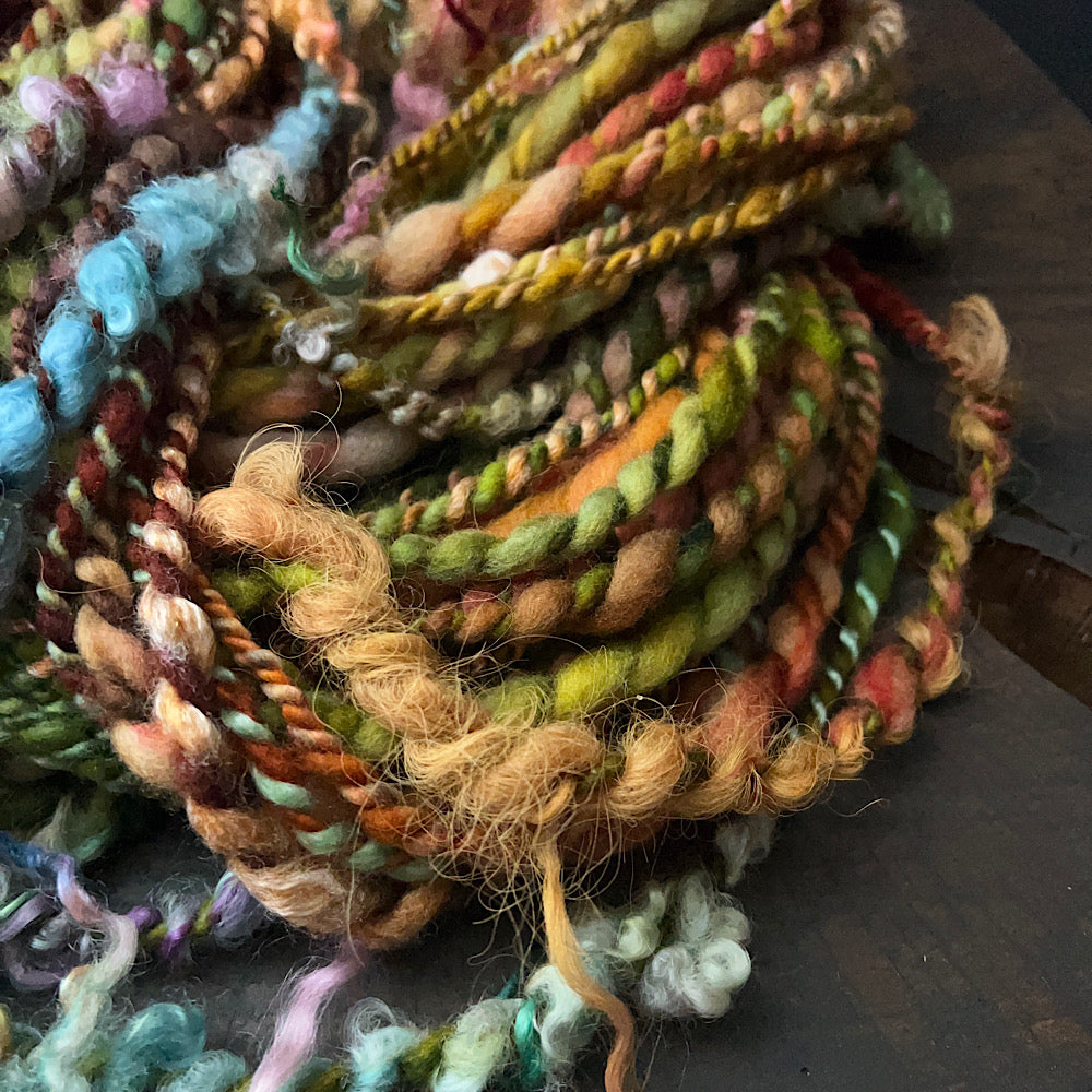 Happy fox - 2 ply yarn with curly locks