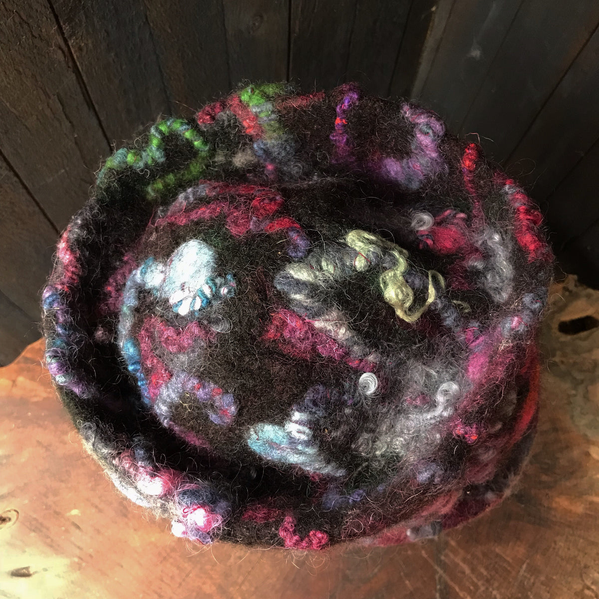 Black felted hat 100% Wool size 23” | Chapeau Noir en feutre 100% laine Taille 23” - Mynoush