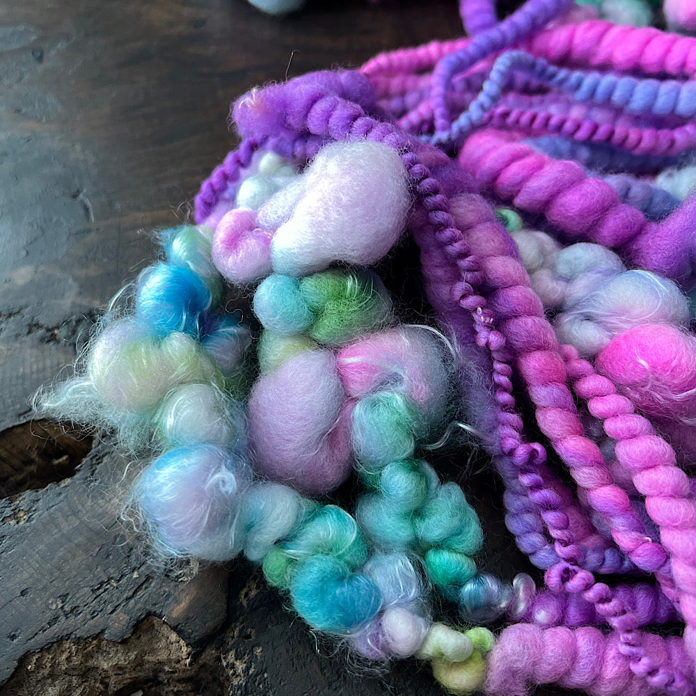 Iris - bubbly art yarn