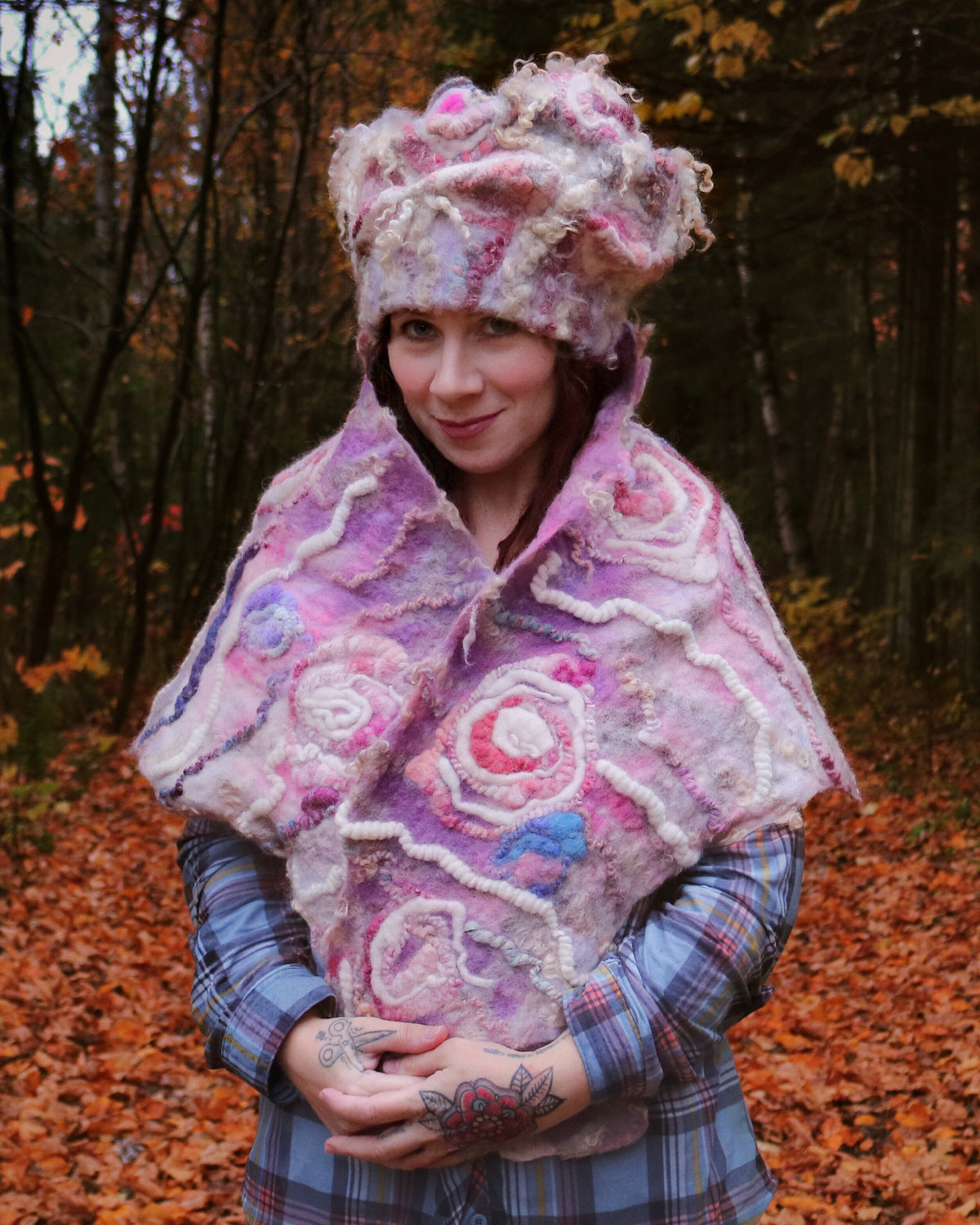 Felted triangular shawl | Châle en feutre 58” x 21” - Mynoush