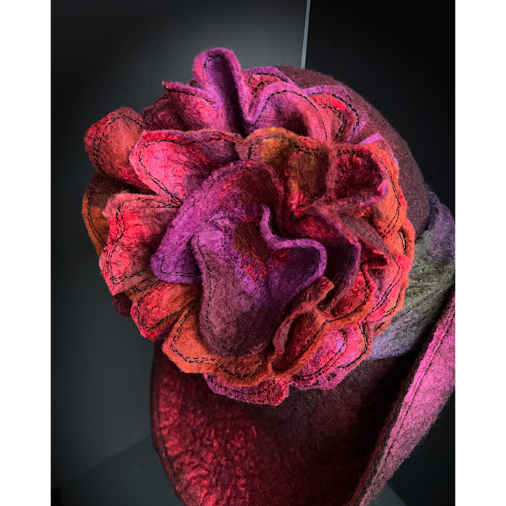Felted flapper’s hat with rose size 23.5”