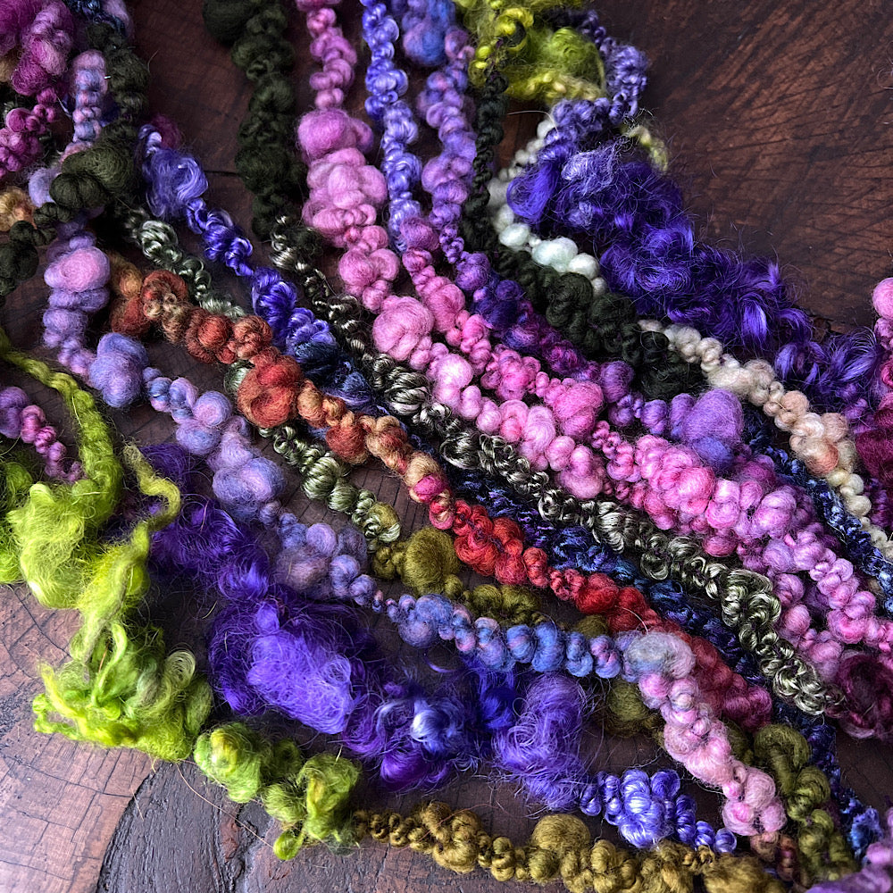 Magic violette boucle art yarn