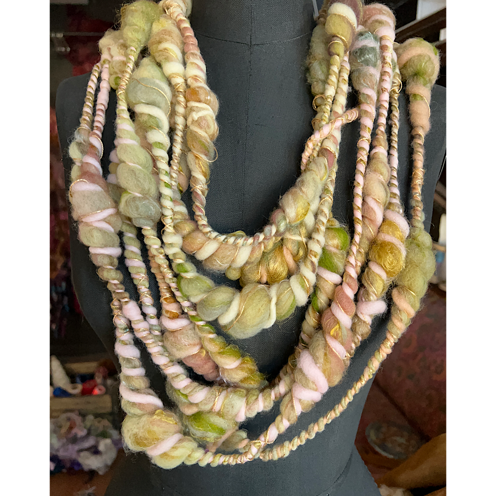 Art yarn for weaving