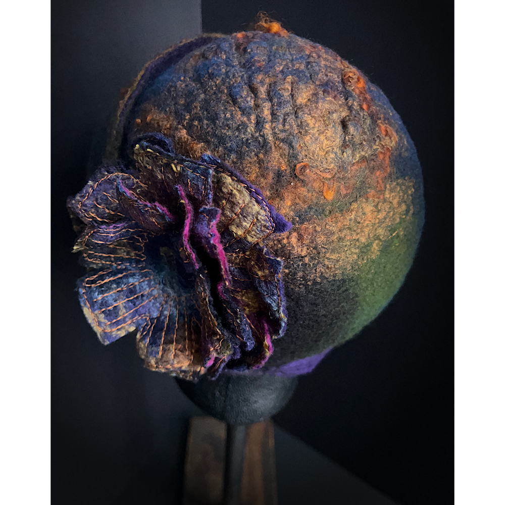 Felted hat size 22“ small