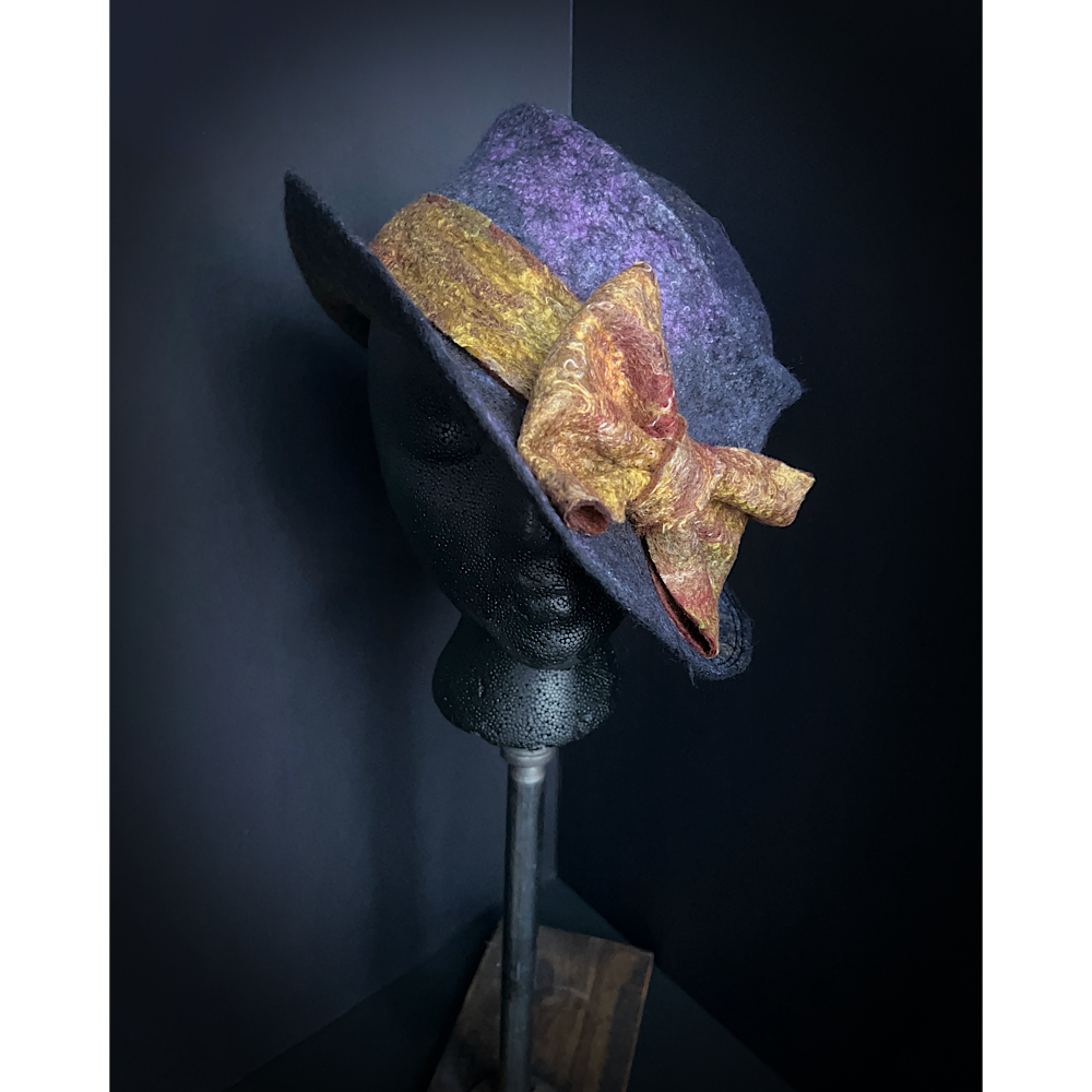 Felted hat with bow size 23.5”