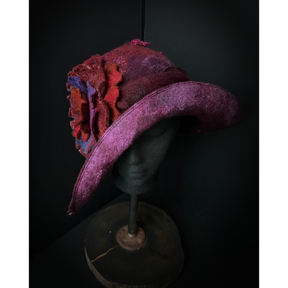 Felted flapper’s hat with rose size 24” 1/4