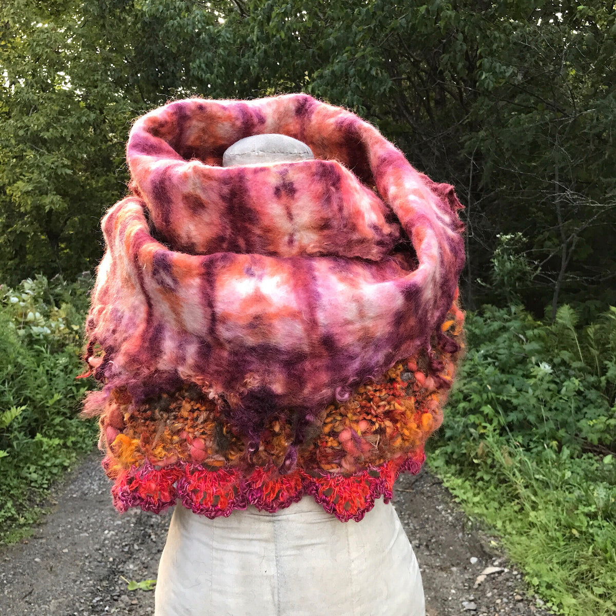Giant statement scarf with knitting and felt - Burgundy - Mynoush