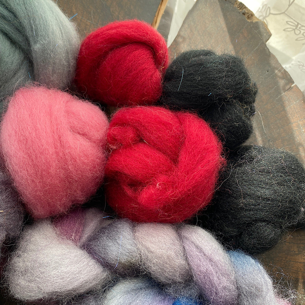 Mixed roving ends fibre pack