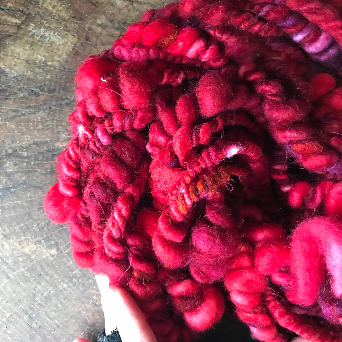 Red art yarn 100g 15y - Mynoush