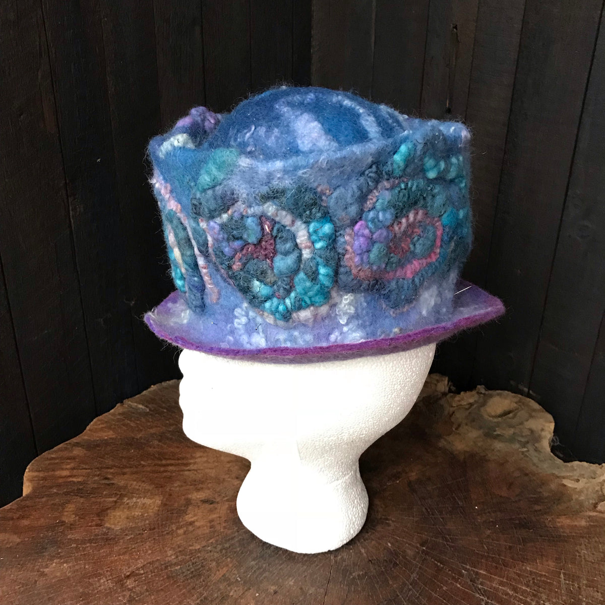 Blue felted top hat 100% Wool size 23” | Chapeau Bleu Haut de forme en feutre Grandeur 23” - Mynoush
