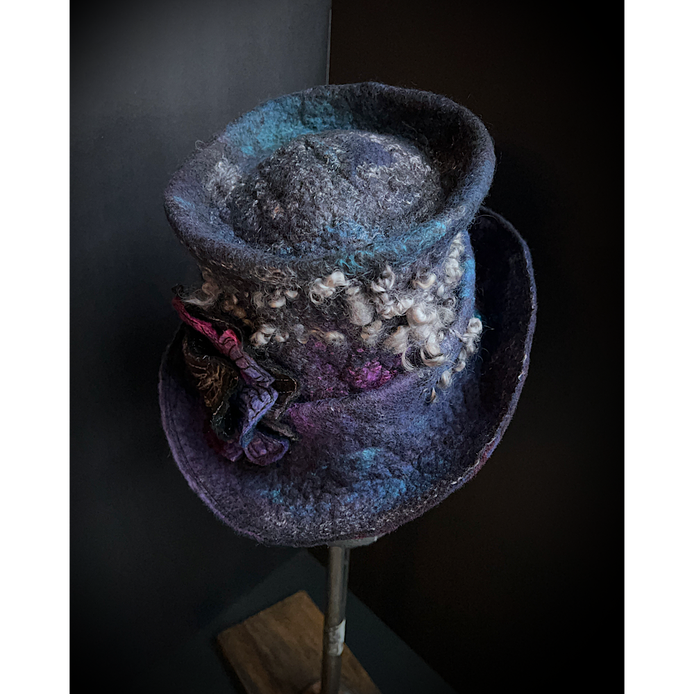 Felted top hat with flower - 23.5”