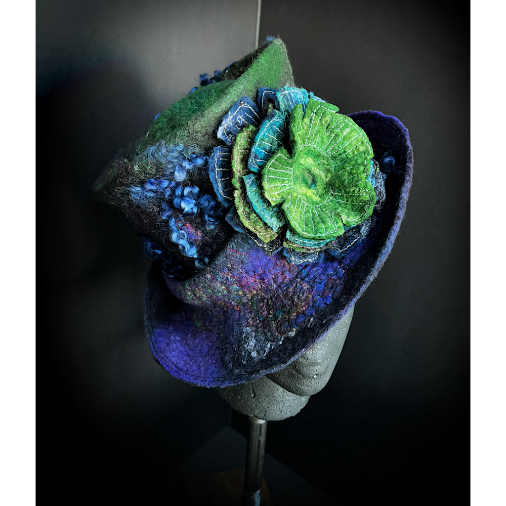 Felted top hat with flower - 22 3/4”