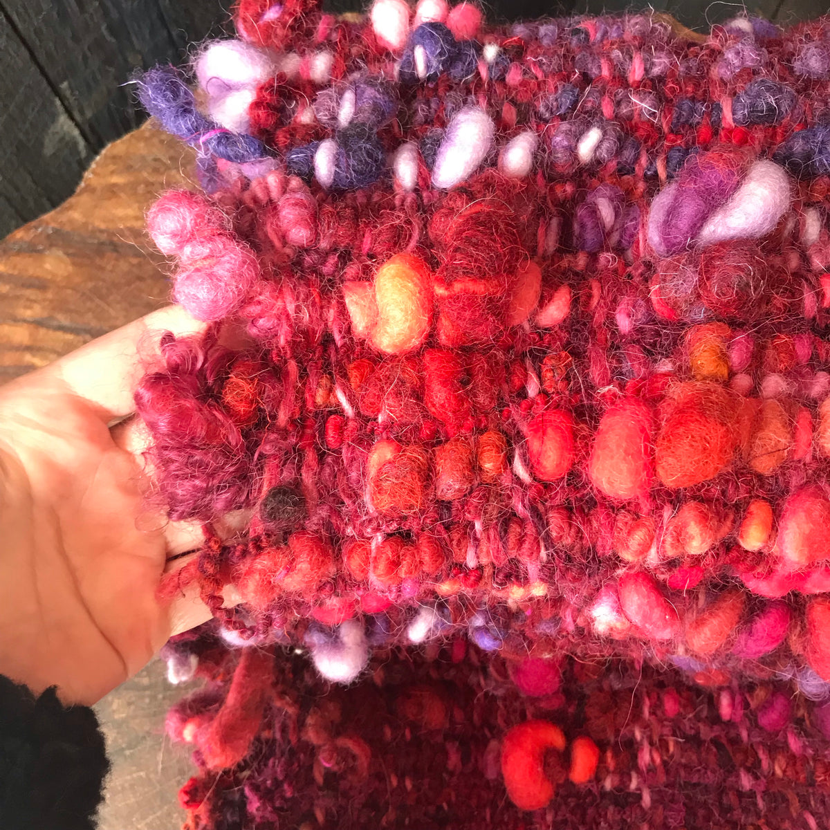 Big red scarf 100% Wool 77”x10”| Foulard 100% laine rouge77”x10” - Mynoush