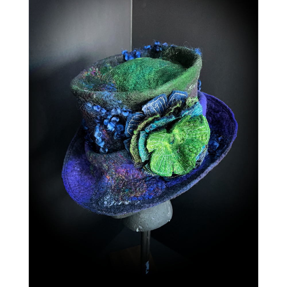 Felted top hat with flower - 22 3/4”