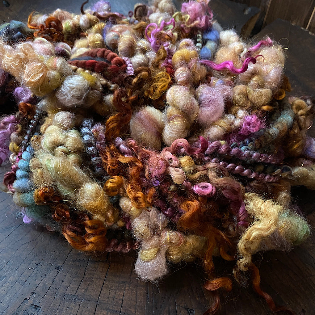 Clair-obscur Rich golden Signature Art yarn