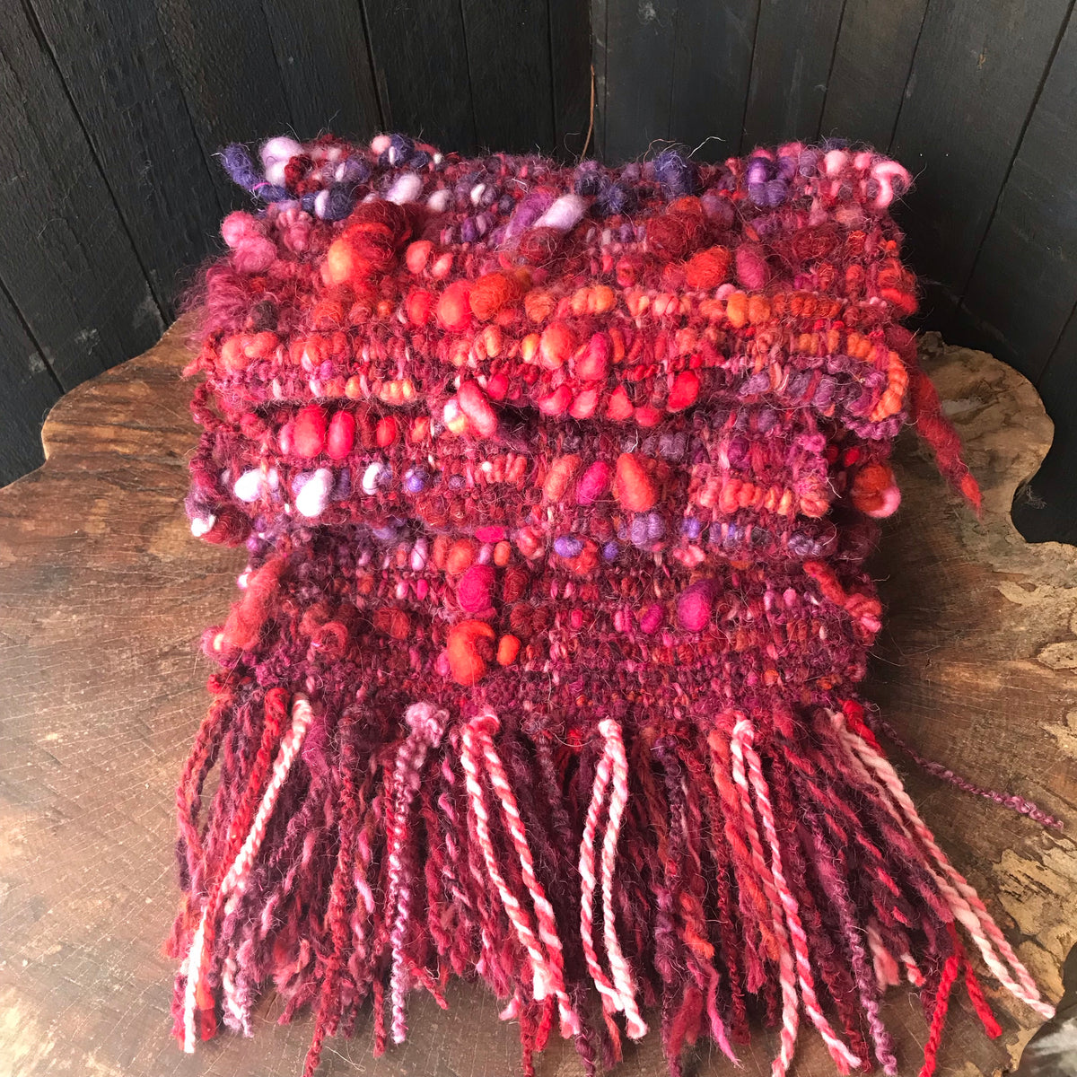 Big red scarf 100% Wool 77”x10”| Foulard 100% laine rouge77”x10” - Mynoush